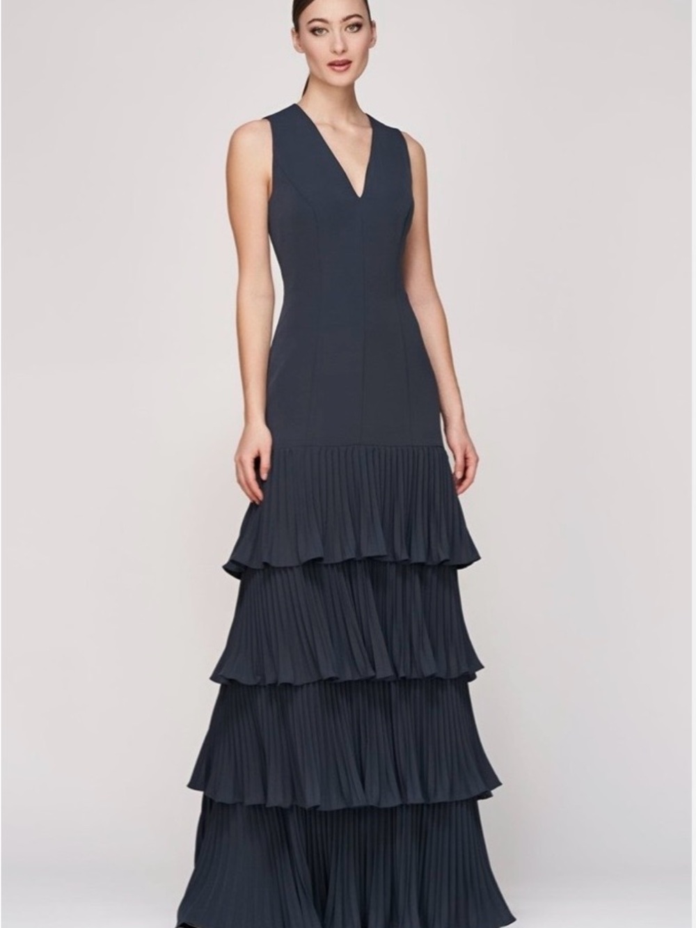 Kay Unger Angelique Pleated Tiered Sleveless Dress in French Navy, size 6.